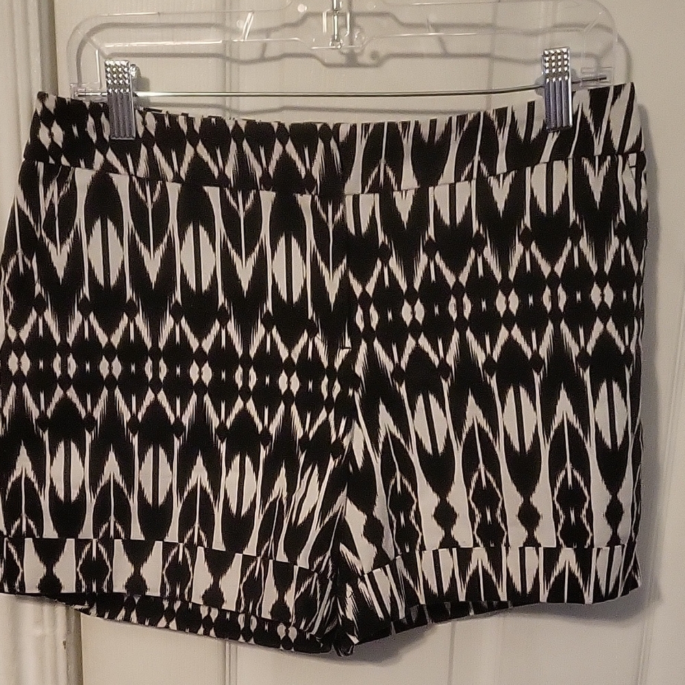 Apt. 9 Black and White Geometric  Shorts